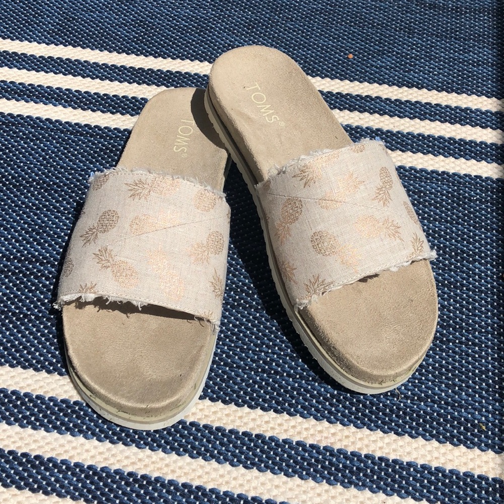 Toms Paradise Gold Metallic Pineapple Sandals